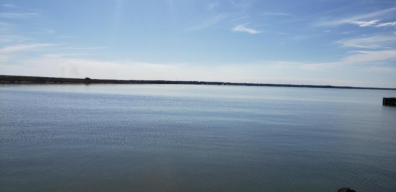 Tesla'S Lake Escape Onalaska Bagian luar foto
